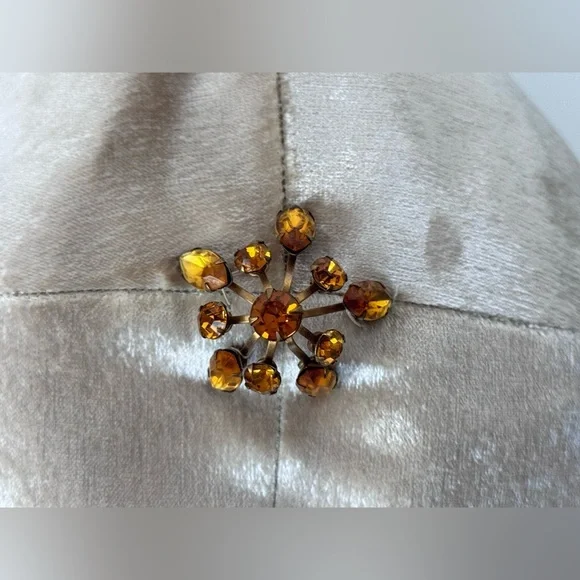 Vintage 60s evelyn varon beret Beige velour hat amber rhinestone - Picture 7 of 10